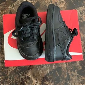 Baby Nike shoes black